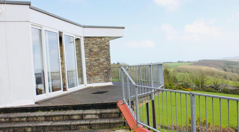 Photo of The Waterfront House 9 Mins drive to Kinsale sleeps 16 guests