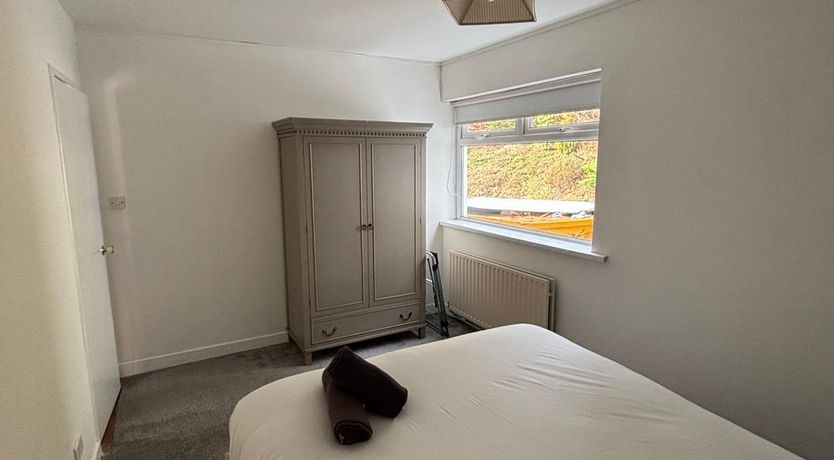 Photo of The Waterfront House 9 Mins drive to Kinsale sleeps 16 guests