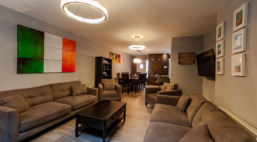 Photo of The Kinsale Town House, sleeps 16 guests 