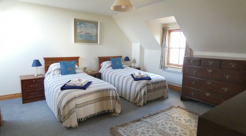 Photo of Kintaline House -spacious quality whole house