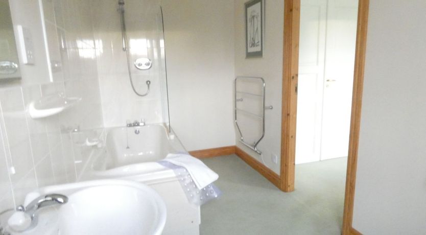 Photo of Kintaline House -spacious quality whole house