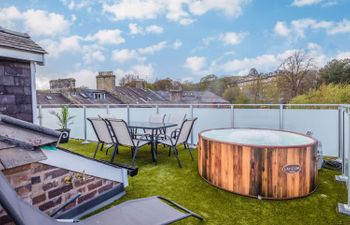 The Rooftop Apartment
