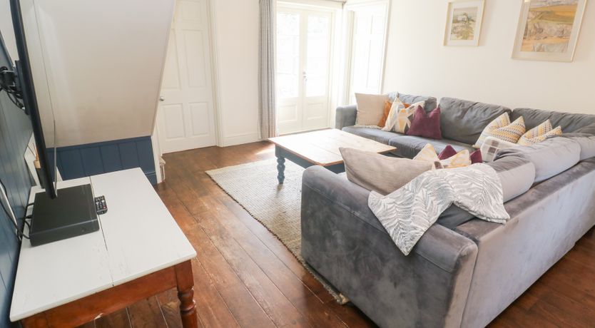 Photo of No 3 The Hinges