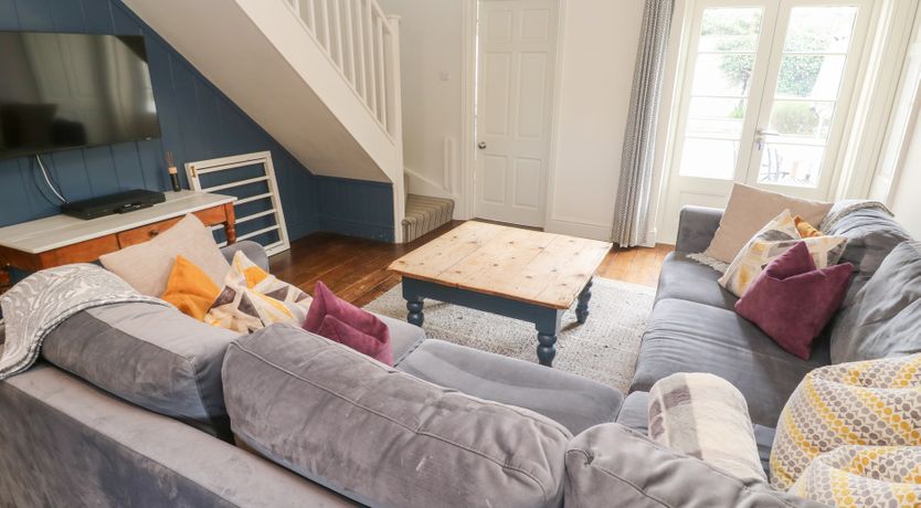 Photo of No 3 The Hinges