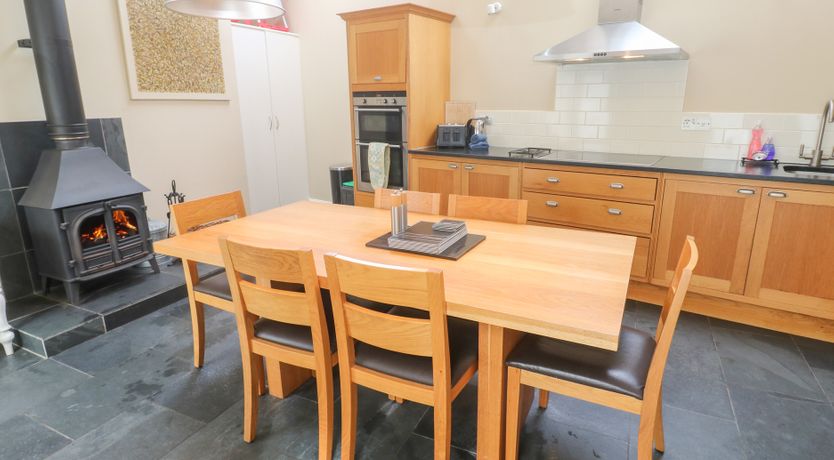 Photo of No 3 The Hinges