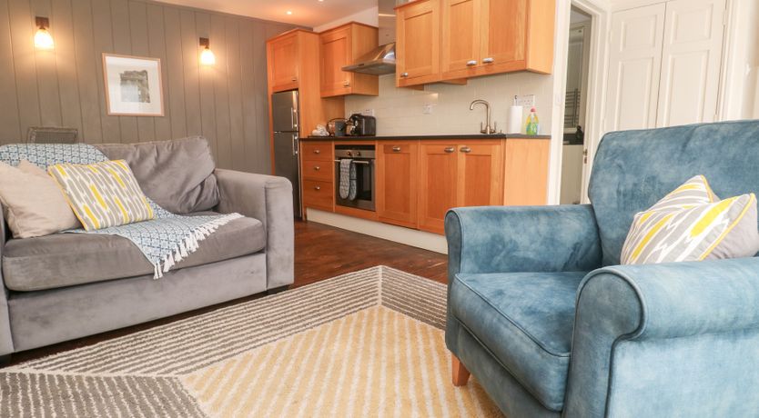 Photo of No 1 The Hinges