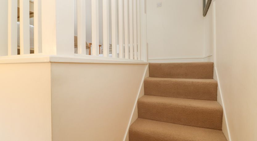 Photo of No 1 The Hinges