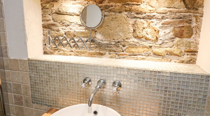 Photo of Lower Court House