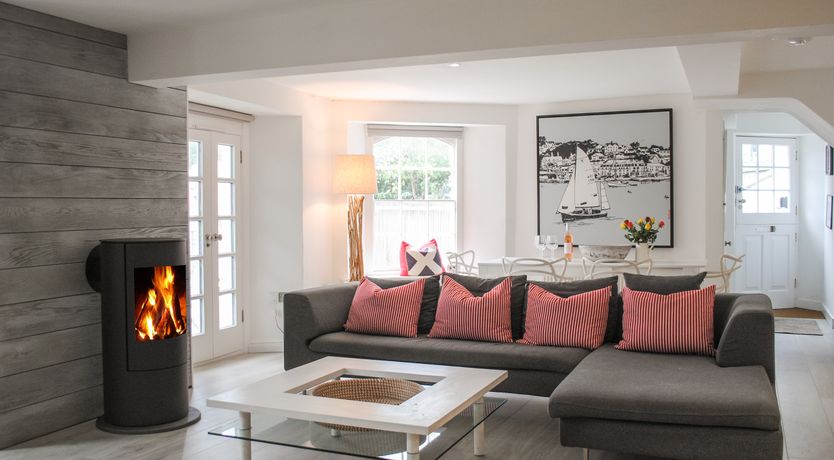 Photo of Lower Court House