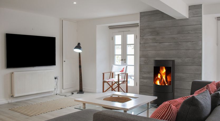 Photo of Lower Court House