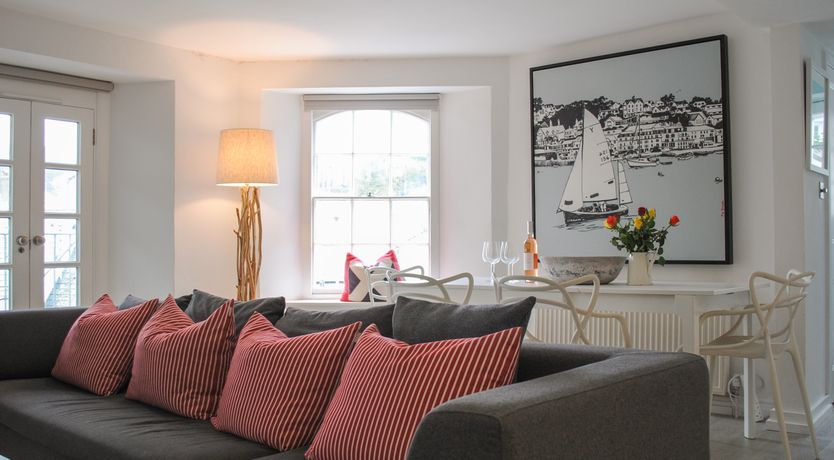 Photo of Lower Court House