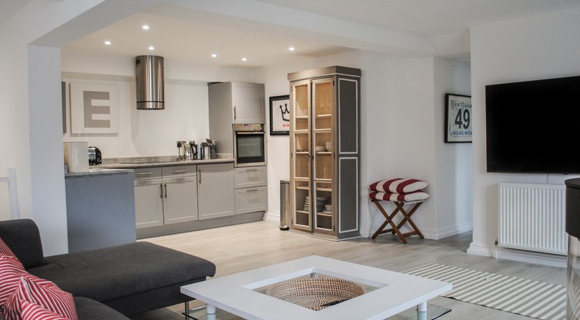 Photo of Lower Court House