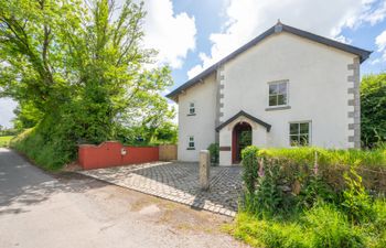 Higher Treliver Farmhouse Holiday Home