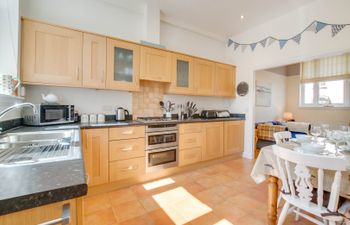 3 Eversley Court Holiday Cottage