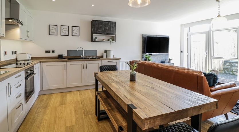 Photo of 2 Pensyflog Barns