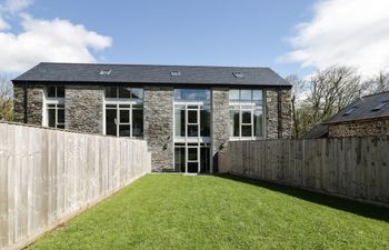 2 Pensyflog Barns Holiday Cottage