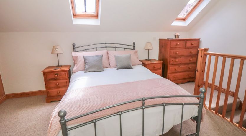 Photo of Farm Yard Cottage