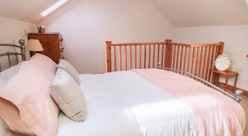 Photo of Farm Yard Cottage