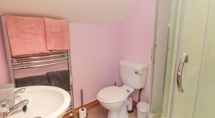 Photo of Farm Yard Cottage