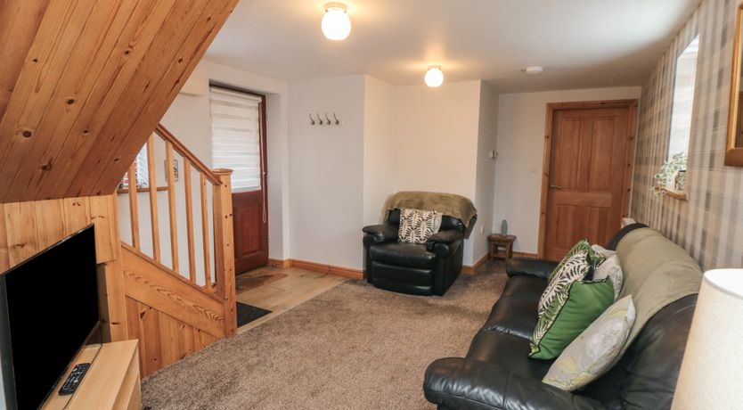 Photo of Farm Yard Cottage