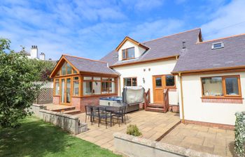 Ger Y Mor Holiday Cottage