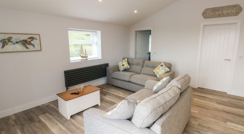 Photo of Caban Y Mor