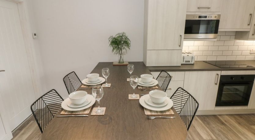 Photo of Caban Y Mor