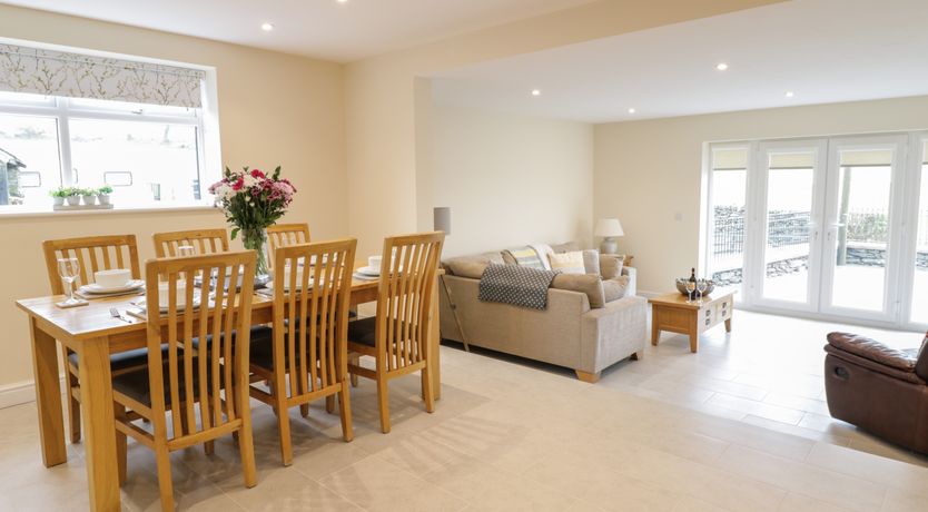 Photo of Hen Dy Bryn Mawndy