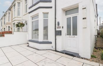 76A Mackworth Road Apartment