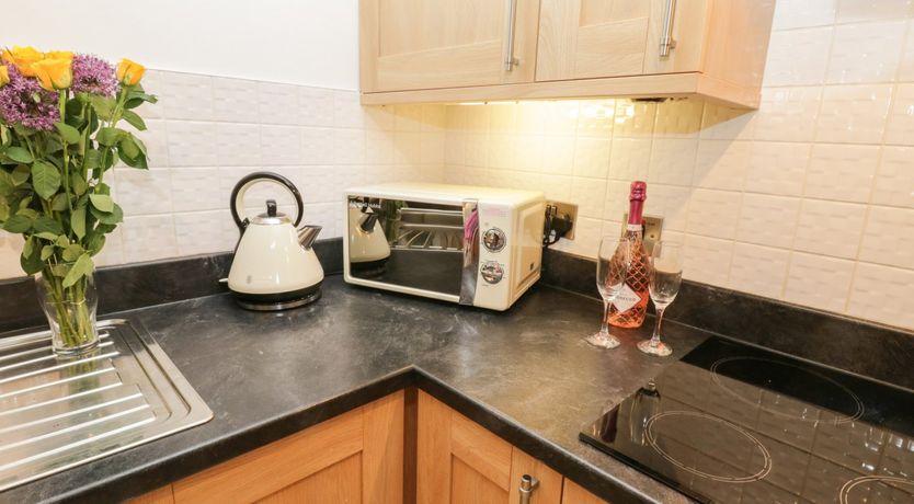 Photo of Sail Away, 17 Union Mill