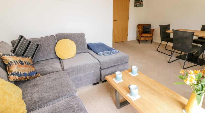 Photo of Sail Away, 17 Union Mill