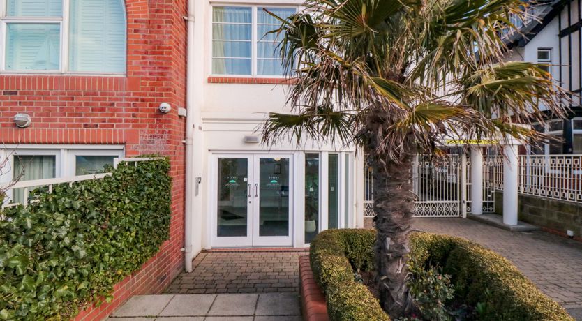 Photo of Sail Away, 17 Union Mill