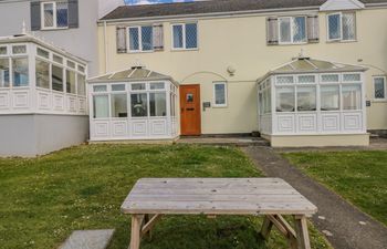 Grooms Cottage Holiday Cottage