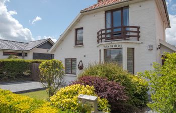 Hutje bij de Zee Holiday Home