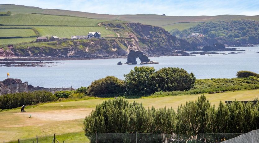 Photo of 2 Bed in Kingsbridge