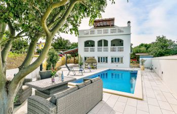 Valentina Holiday Home