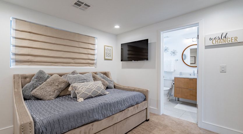 Photo of Desert Diver