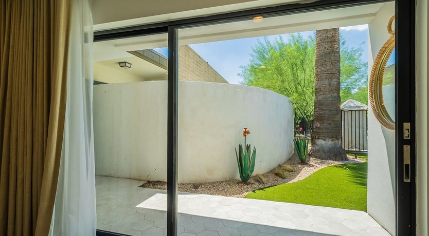 Photo of Desert Diver