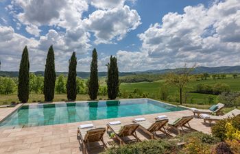 Cypress Hill Holiday Home