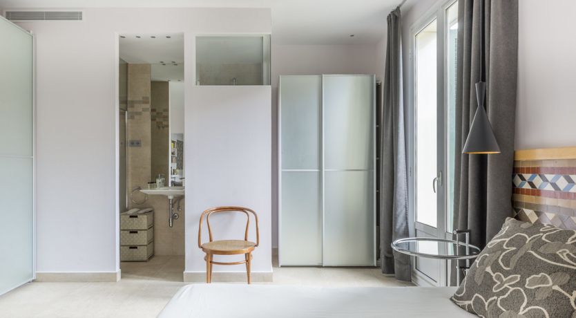 Photo of The Ebony Azulejo