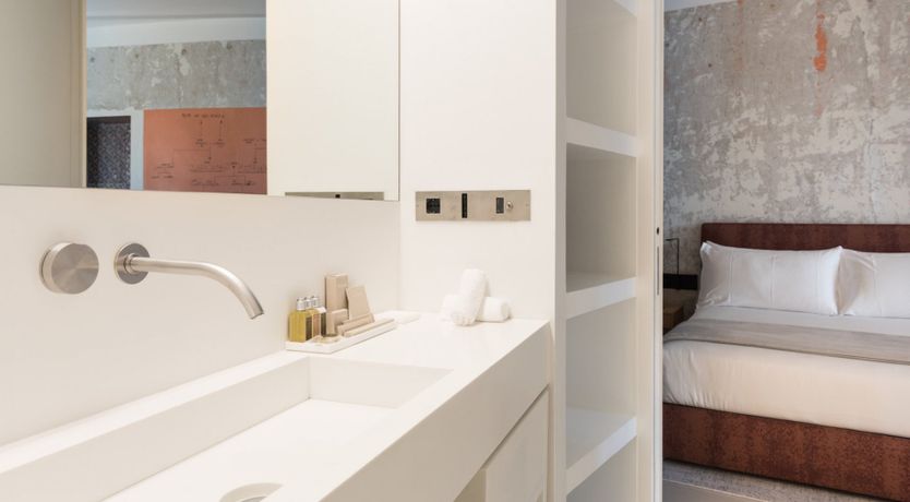 Photo of Mirror Peach