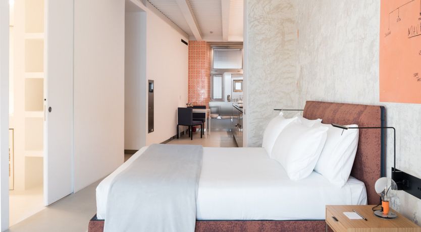 Photo of Mirror Peach