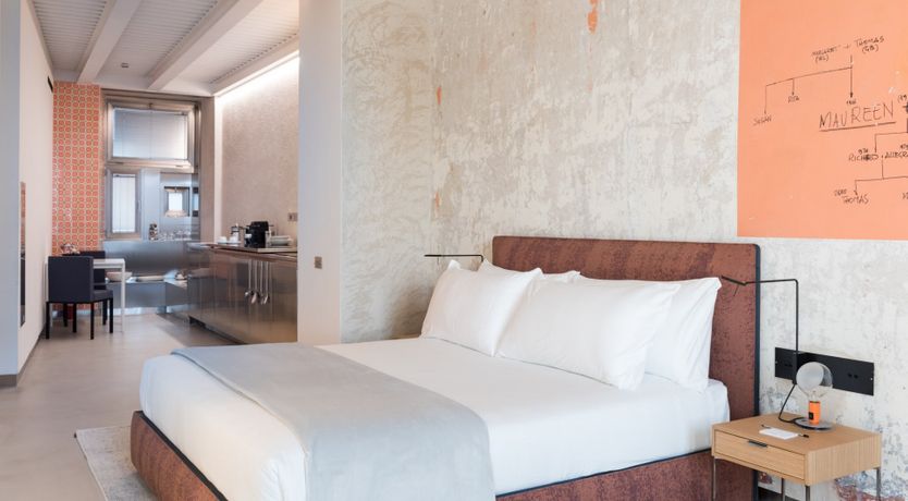 Photo of Mirror Peach