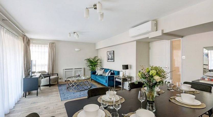 Photo of Hyde Park Chic I