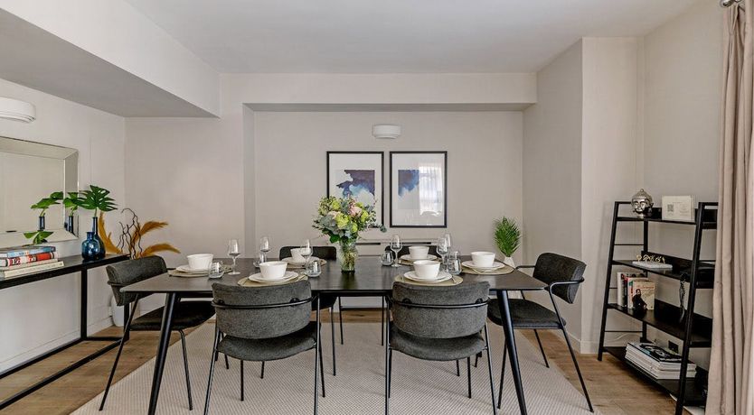 Photo of Hyde Park Chic I