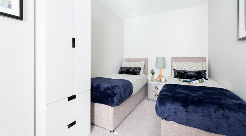 Photo of The Ealing Esquire II