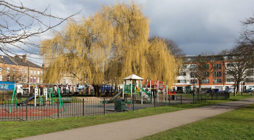 Photo of The Ealing Esquire II