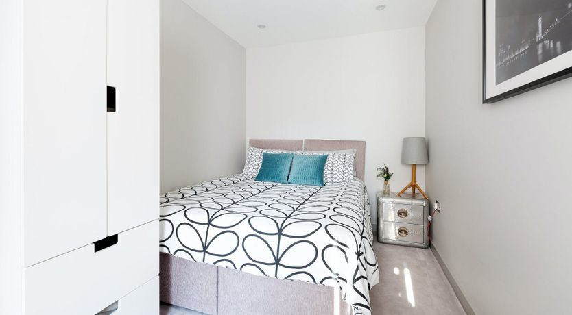 Photo of The Ealing Esquire II