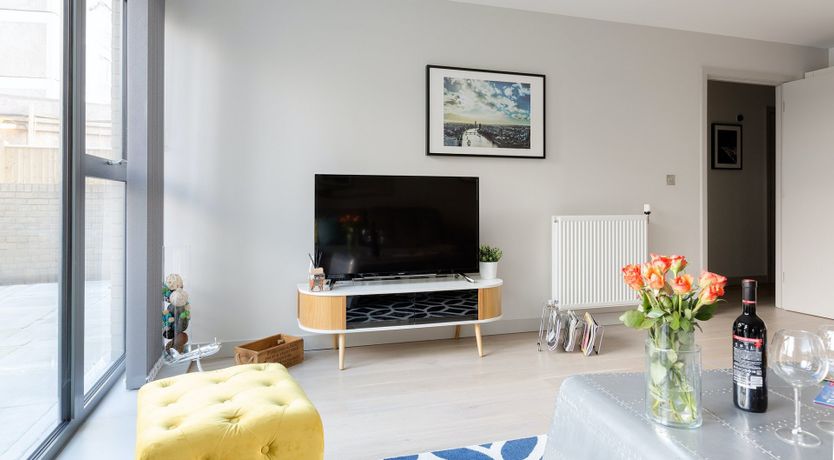 Photo of The Ealing Esquire II