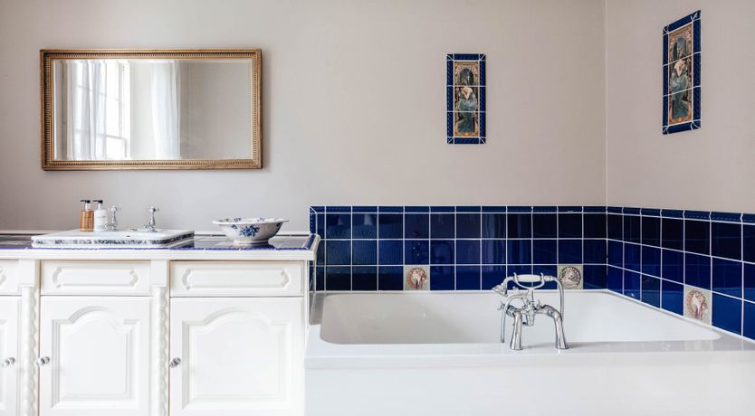 Photo of Antarctic Manor